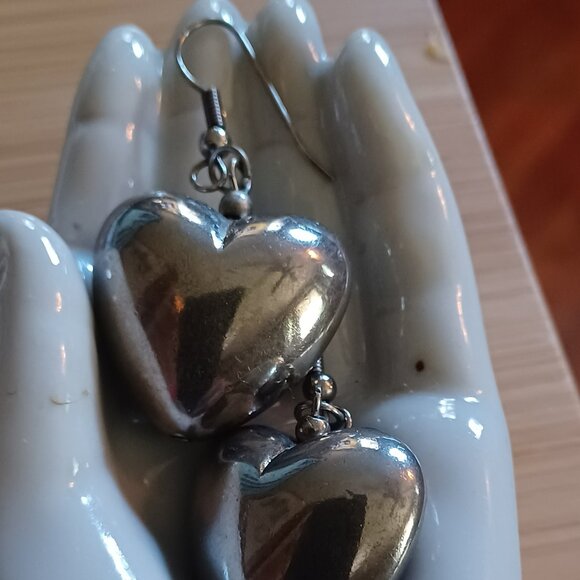 Heart shaped pierced earrings - Picture 1 of 3